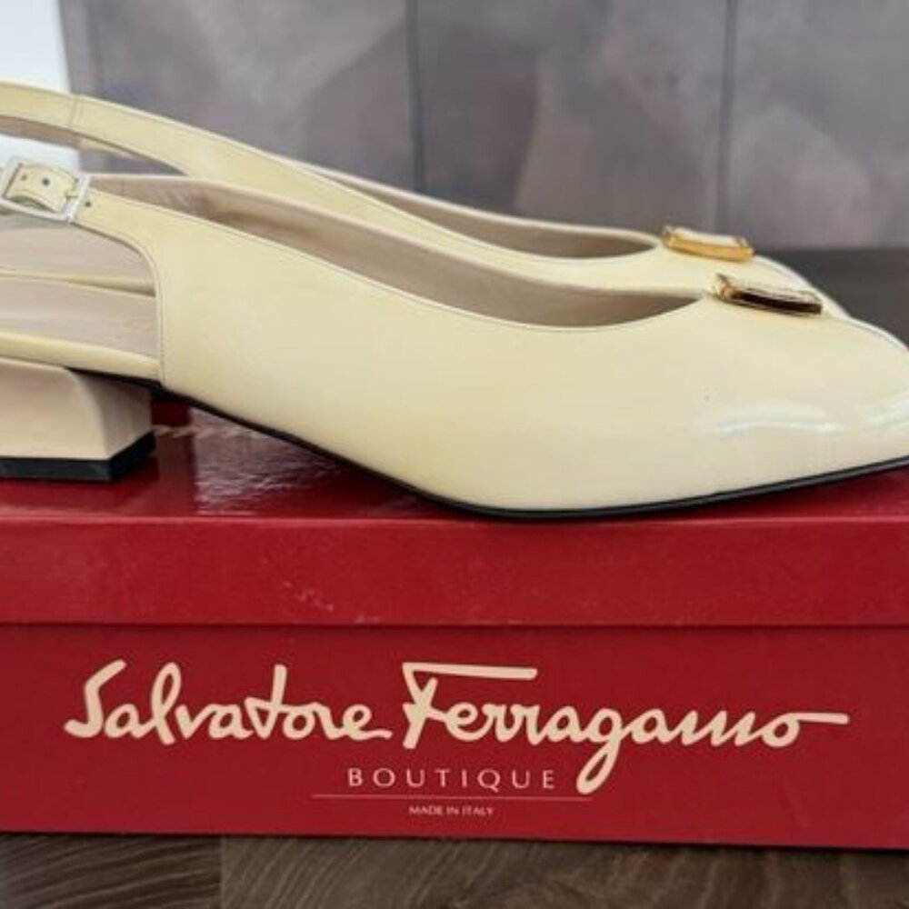 Brand New Salvatore Ferragamo sling back sandal shoe 11 AA Cream Patent Leather